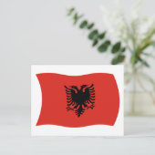 Carte postale du drapeau de l'Albanie (Debout devant)