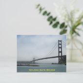 Carte postale du Golden Gate Bridge sur un jour de (Debout devant)