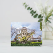 Carte postale du Mémorial de la paix d'Hiroshima (Debout devant)