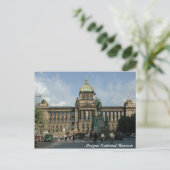 Carte postale du Musée national de Prague (Debout devant)