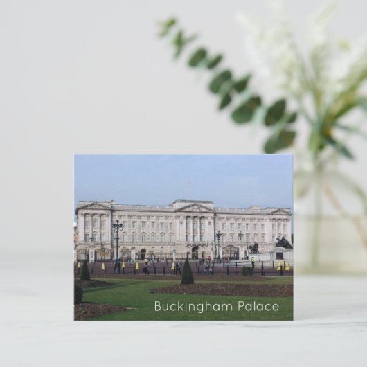 Carte postale du palais de Buckingham (Debout devant)