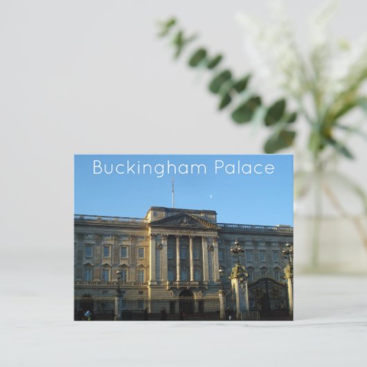 Carte postale du palais de Buckingham (Debout devant)