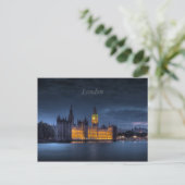 Carte postale du Parlement britannique à Londres (Debout devant)