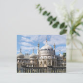 carte postale du pavillon royal (Debout devant)