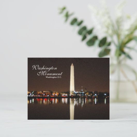 Carte postale du Washington Monument (Debout devant)