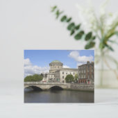 Carte Postale Dublin (Debout devant)