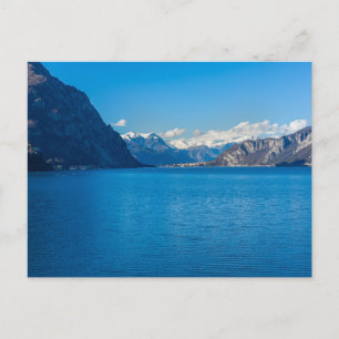 Carte postale d'un appartement moderne avec vue su