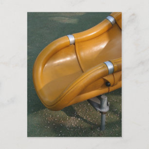 Carte postale d'un toboggan jaune pour enfants n°3