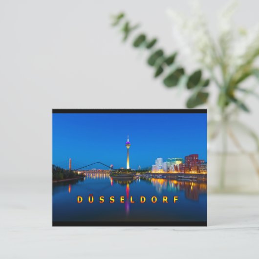Carte Postale Düsseldorf 007B (Debout devant)