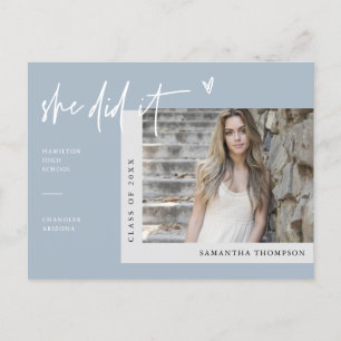 Carte Postale Dusty Blue Minimalist Photo Elle L'A Fait Graduati