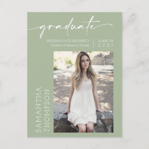 Carte Postale Dusty Green Minimal Script Elle l'a fait Photo Gra