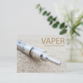 Carte Postale E-cigarette et vapotage (Debout devant)