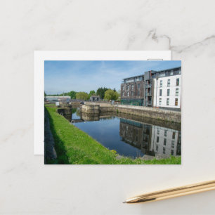 Carte Postale Échos industriels : vie moderne sur la Wakefield