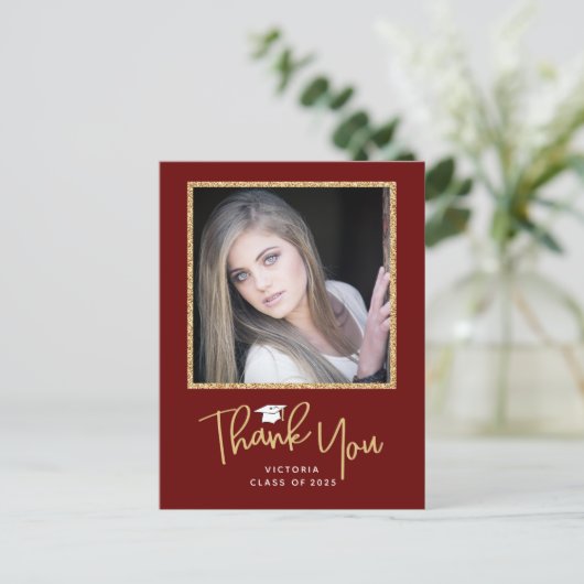 Carte Postale Écriture manuscrite Merci de graduation or et roug (Debout devant)