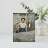 Carte Postale Edgar Degas - Femme En Repassage (Debout devant)