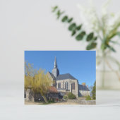 Carte Postale Église de Sainte-Suzanne en France (Debout devant)