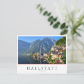 Carte Postale Église et village de Hallstatt, Autriche avec Alpe (Debout devant)