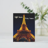 Carte Postale Eiffel Tower at Night – Paris (Debout devant)