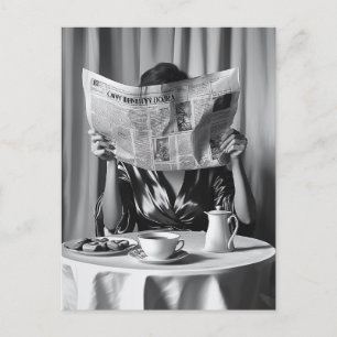 Carte Postale Élégance du matin : Café, Nouvelles et Sérénité