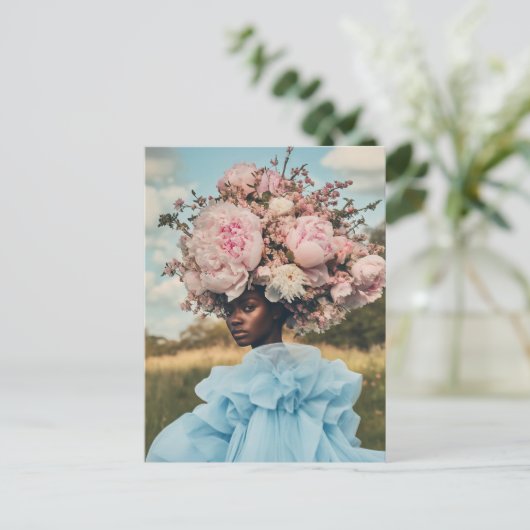 Carte Postale Élégance éthérique en fleur (Debout devant)