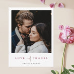 Carte Postale Élégant Burgundy Script Photo Mariage Merci<br><div class="desc">Ce mariage photo simple et chic merci modèle de carte postale présente un design élégant, minimaliste et moderne. L'avant présente vos prénoms sous votre photo préférée et un message 'LOVE and THANKS' transmis avec un mélange frappant de deux polices distinctes, avec 'and' dans un script léger et fluide entre le...</div>
