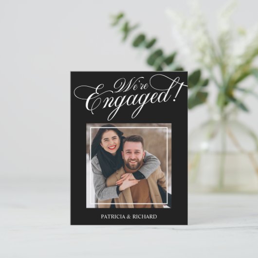 Carte Postale Élégant Nous sommes engagés Faire-part Fiançailles (Debout devant)