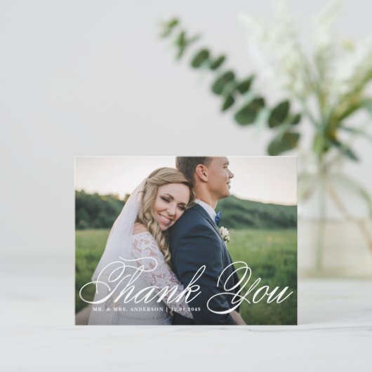 Carte Postale Élégant script Horizontal Mariage photo Merci (Debout devant)