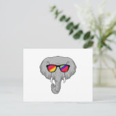 Carte Postale Eléphant avec lunettes de soleil (Debout devant)