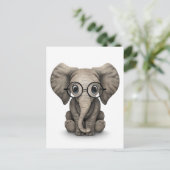 Carte Postale Eléphant mignon bébé avec lunettes de lecture Blan (Debout devant)