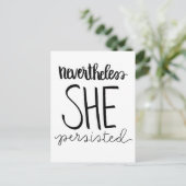 Carte Postale Elle Persista Postcard (Debout devant)