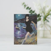 Carte Postale Elle tourne sur la plage en robe noire Retro (Debout devant)