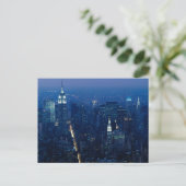 Carte Postale Empire State Building la nuit (Debout devant)