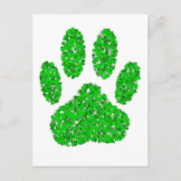 Empreinte de patte de chien de feuillage vert