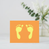 Carte Postale Empreintes bébé (Jaune) (Debout devant)