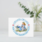 CARTE POSTALE EN RETARD, JE SUIS EN RETARD POUR UNE DATE TRÈS IM (Debout devant)