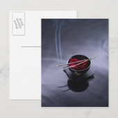 Carte Postale Encens brûlant sur la cuvette de pétales (Devant / Derrière)