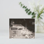 Carte Postale encore à digérer (Debout devant)