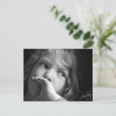 Carte Postale Enfant contemplatif (Debout devant)