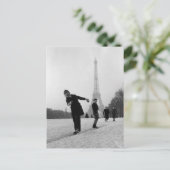 Carte Postale Enfants et neige - Paris - 1945 - Robert Doisneau (Debout devant)