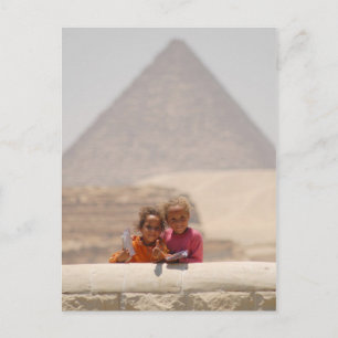 Carte Postale Enfants et pyramide