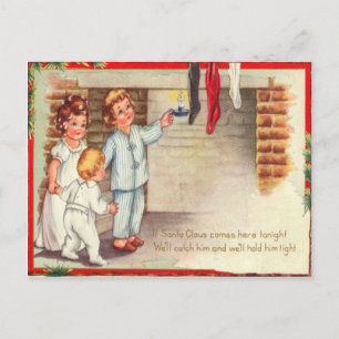 Carte Postale Enfants vérifiant les chaussettes