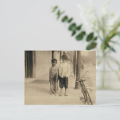 Carte Postale Enfants vintages (Debout devant)