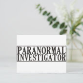Carte Postale Enquêteur paranormal (Debout devant)