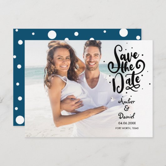 Carte Postale Enregistrer la date Modern Chic Script photo (Devant / Derrière)