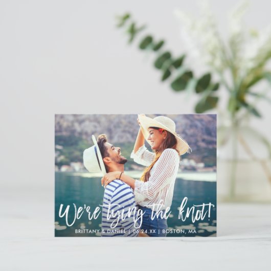 Carte Postale Enregistrer la date Moderne Brush Script Tying The (Debout devant)