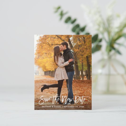 Carte Postale Enregistrer La Nouvelle Date Moderne Brush Script (Debout devant)