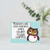 Carte postale - Enseignant et Chouette (Debout devant)