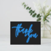 Carte Postale Enseigne lumineuse Merci bleu néon Tendance (Debout devant)