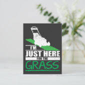 Carte Postale Entretien de pelouse amusant tondeuse de pelouse (Debout devant)