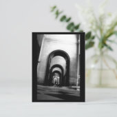 Carte Postale Entrez, entrez (Debout devant)